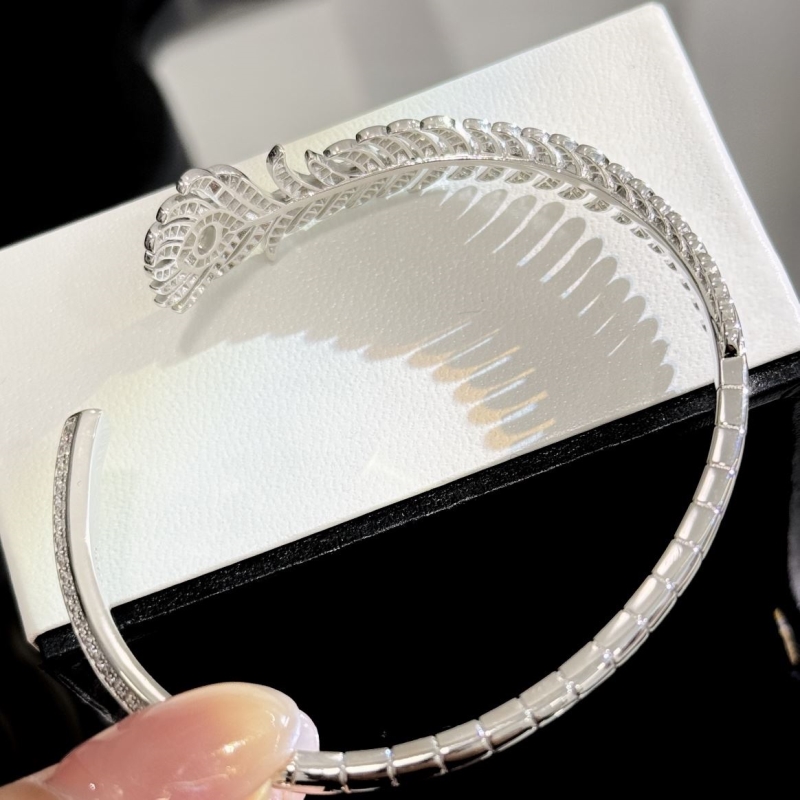 Ch**el bracelets